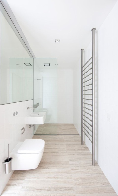 10 Tips to make your Bathroom look Bigger | TILEjunket